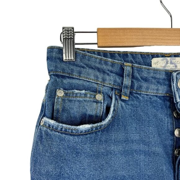 We The Free Free People Ripped Busted Knee Rigged Denim Boyfriend Jeans Size 25 - Picture 3 of 16